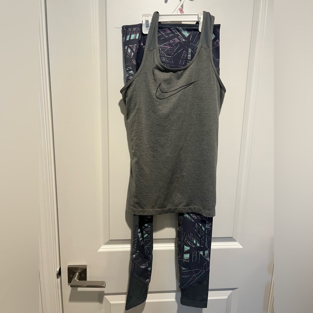 Nike Women’s Tank and Zella NWT Slim fit leggings XS